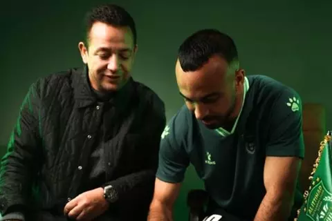 "على أنغام الجماهير".. الاتحاد السكندري يعلن ضم أفشة من الأهلي
